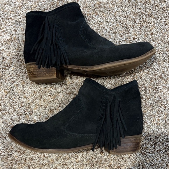 Minnetonka Women’s Black Suede Ankle Boots - size 8 - Picture 1 of 5